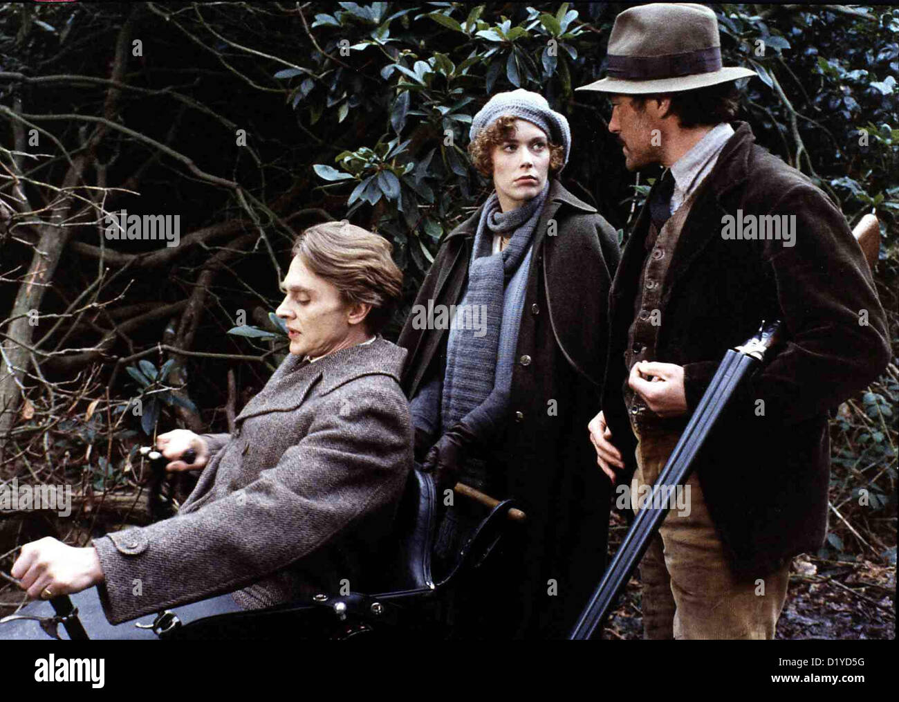 Lady Chatterly's Liebhaber  Lady Chatterley's Lover  Shane Briant, Sylvia Kristel, Nicholas Clay Der durch eine Stock Photo