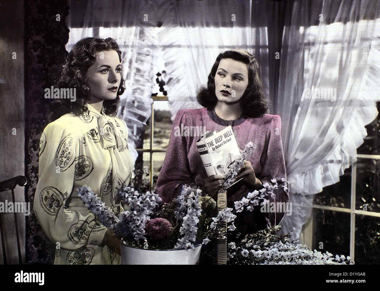 Todsünde  Leave Her To Heaven  Jeanne Crain, Gene Tierney Als ihre Stiefschwester Ruth (Jeanne Crain) zu Besuch kommt, argwöhnt Stock Photo