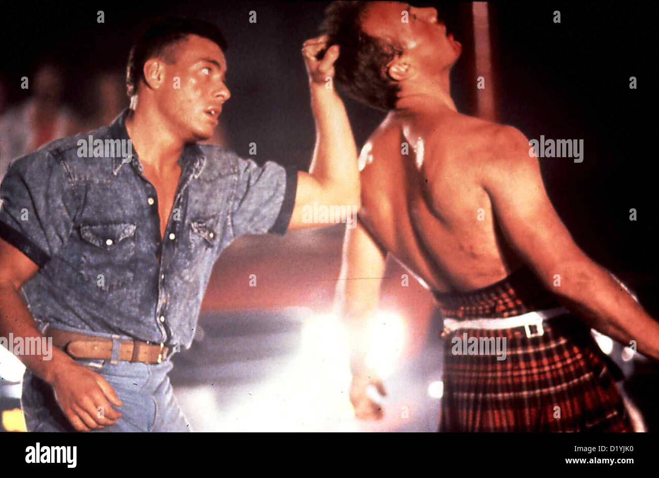 Leon Lionheart Jean-Claude van Damme, Stuart Wilson Lyon Gaultier (Jean-Claude  van Damme) kaempft gegen einen Schotten Stock Photo - Alamy