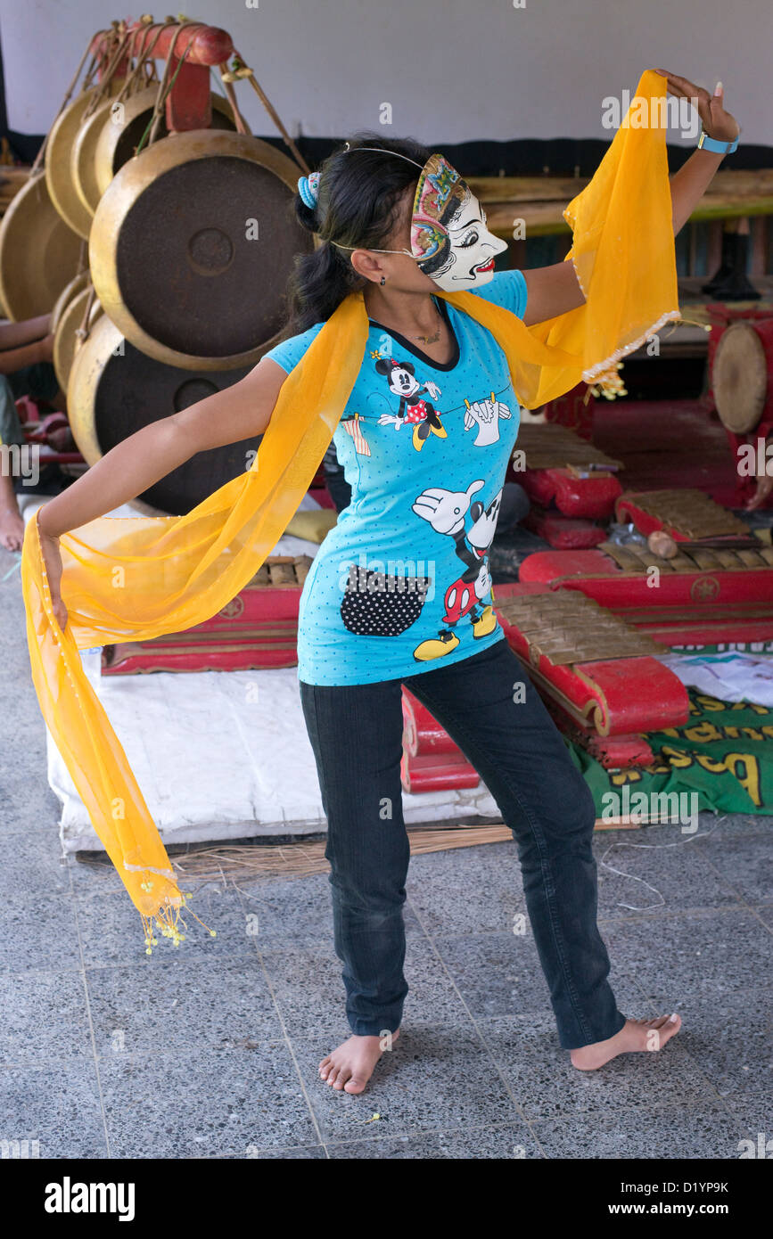 Malang mask dance hi-res stock photography and images - Alamy