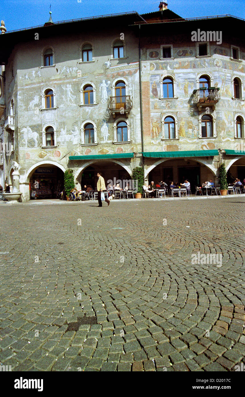 Italy, Trentino Alto Adige, Trento,  Piazza Duomo Square, Casa Cazuffi-Rella Fresco by Marcello Fogolino Stock Photo