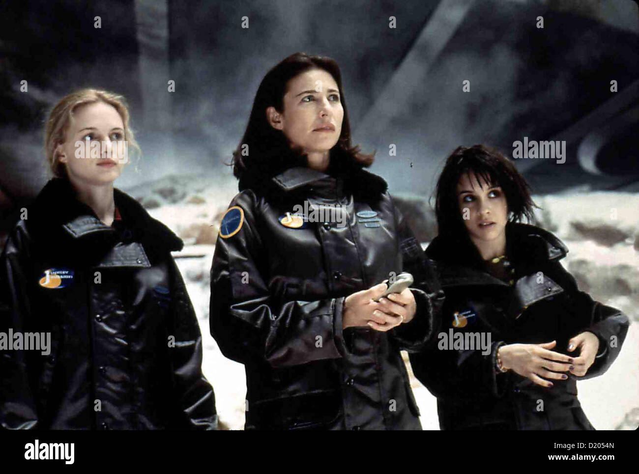 Lost In Space   --   Heather Graham, Mimi Rogers, Lacey Chabert *** Local Caption *** 1998  IFTN/New Line Stock Photo