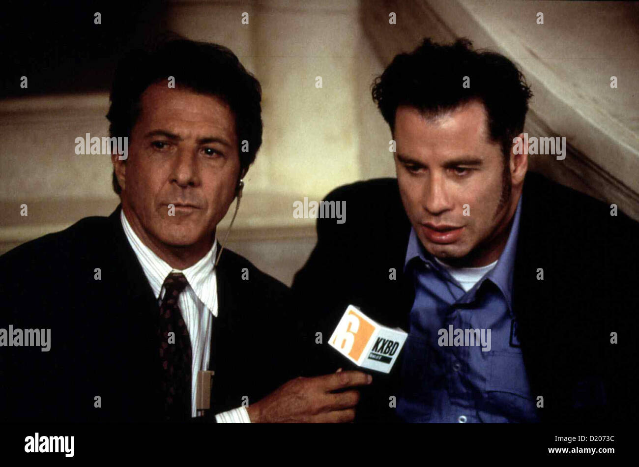 Mad City  Mad City  Dustin Hoffman, John Travolta Max (Dustin Hoffman,l) berichtet live vom Ort des Geschehens - und Sam Bailey Stock Photo
