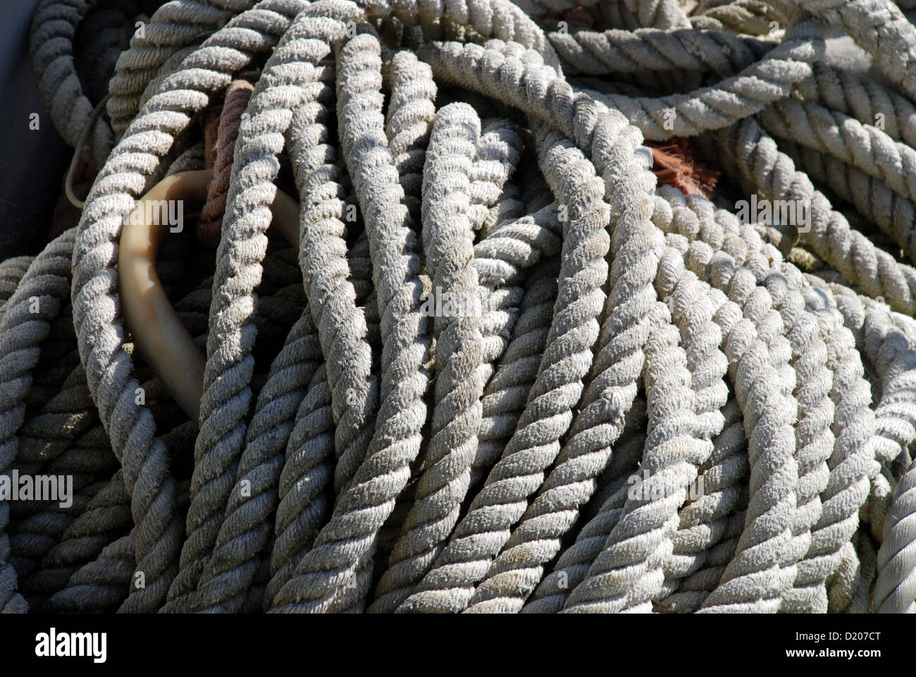 Used rope hi-res stock photography and images - Alamy