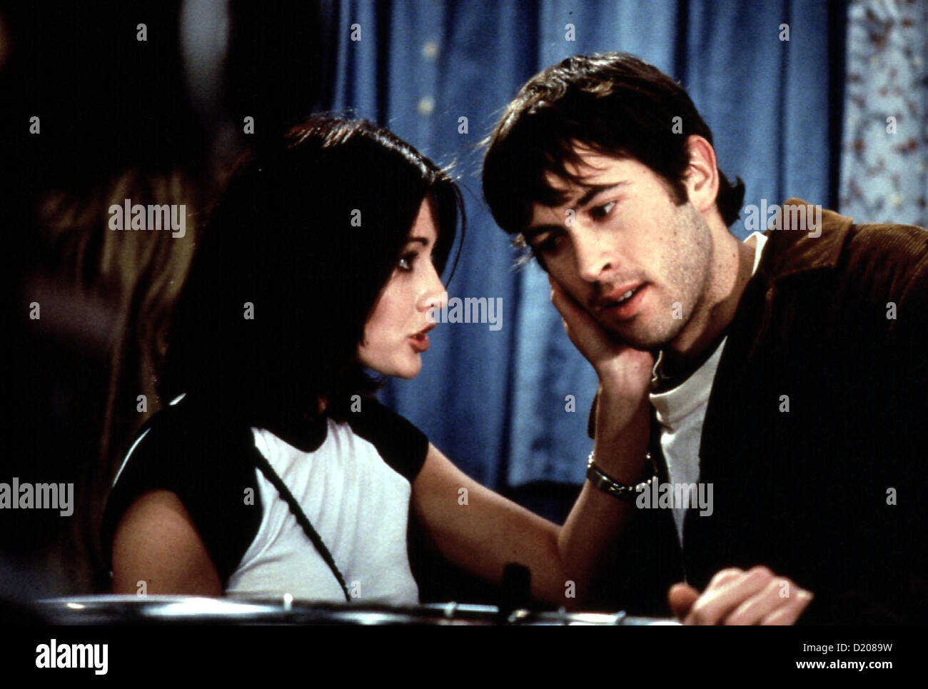 Mall Rats   Mall Rats   Rene (Shannen Doherty), Brodie (Jason Lee) *** Local Caption *** 1995  -- Stock Photo
