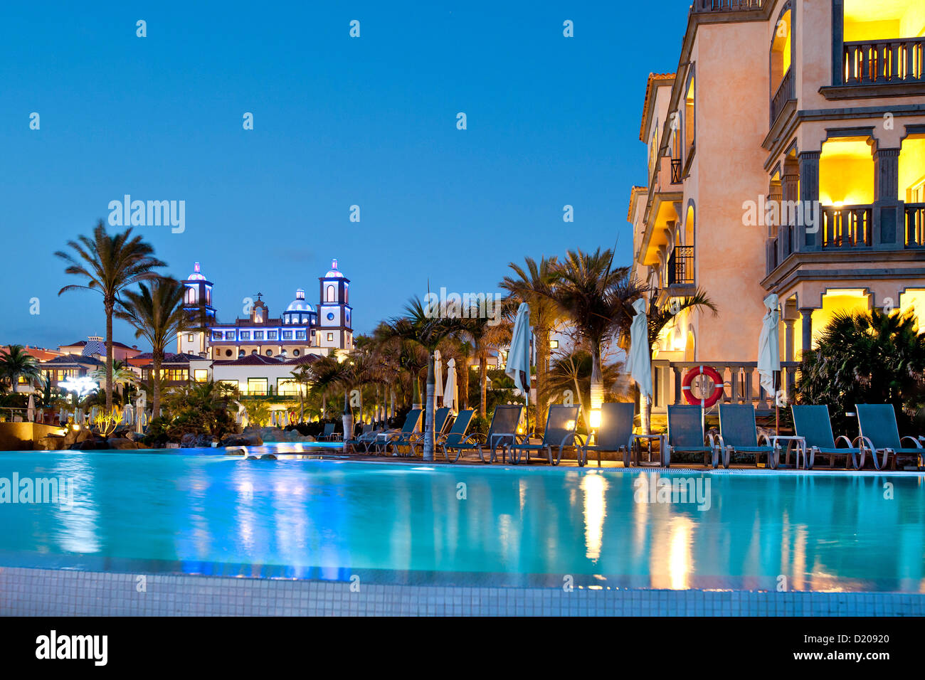 Villa del Conde Hotel with pool in the evening, Meloneras, Maspalomas, Gran  Canaria, Canary Islands, Spain, Europe Stock Photo - Alamy