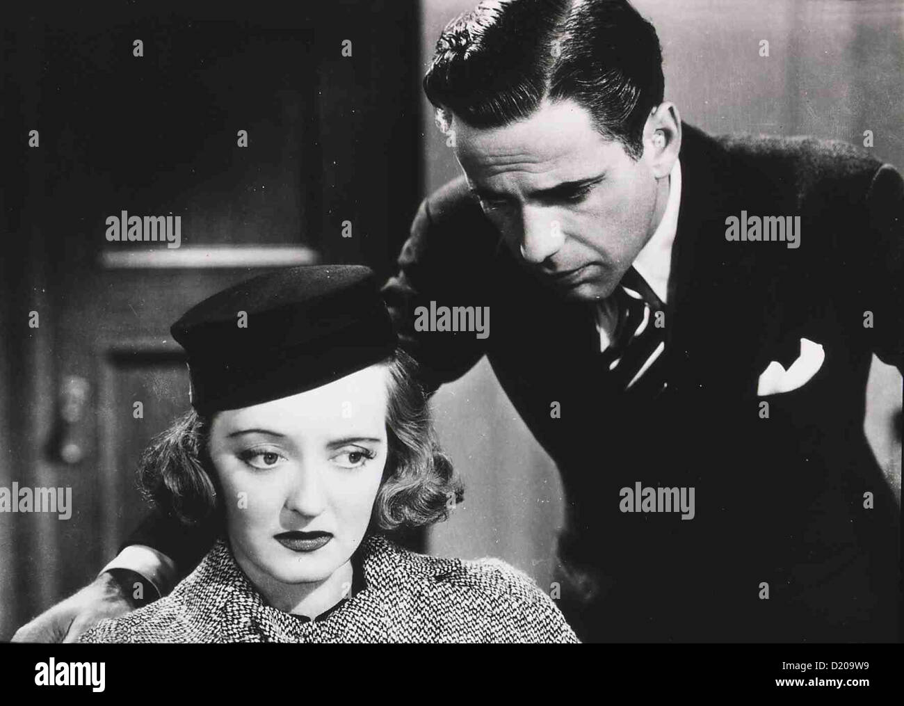 Mord Im Nachtclub  Marked Woman  Bette Davis, Humphrey Bogart David Graham (Humphrey Bogart) sie überredet Mary Dwight (Bette Stock Photo