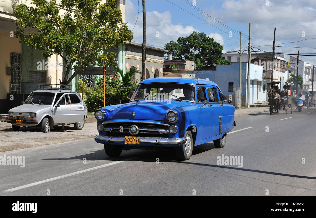 Old car, Santa Clara, Cuba Stock Photo Alamy