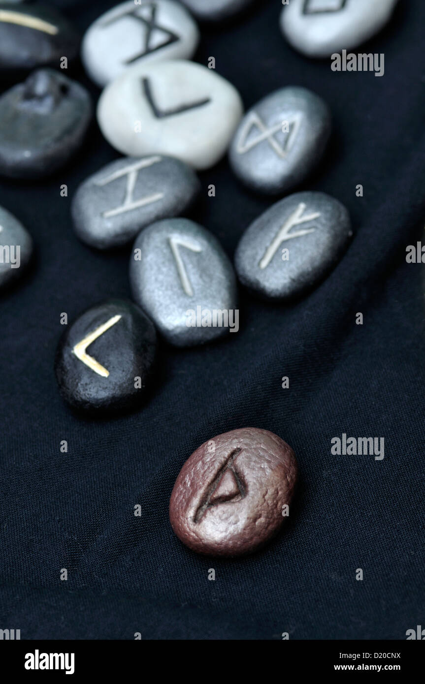 Occult ideas hi-res stock photography and images - Alamy