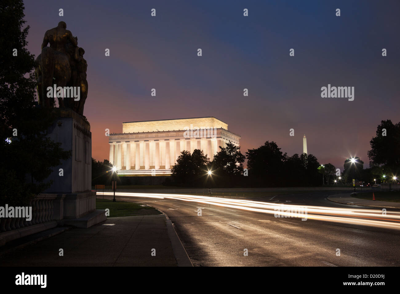 Traffic in front of Lincoln Monument - Washington DC Stock Photo