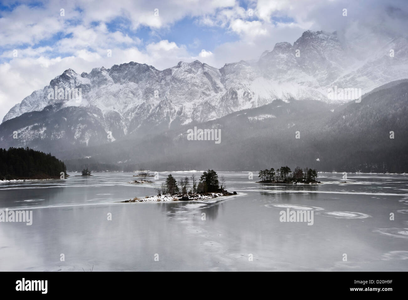 Eibsee and Zugspitze in winter, Garmisch-Partenkirchen, Bavaria, Germany Stock Photo