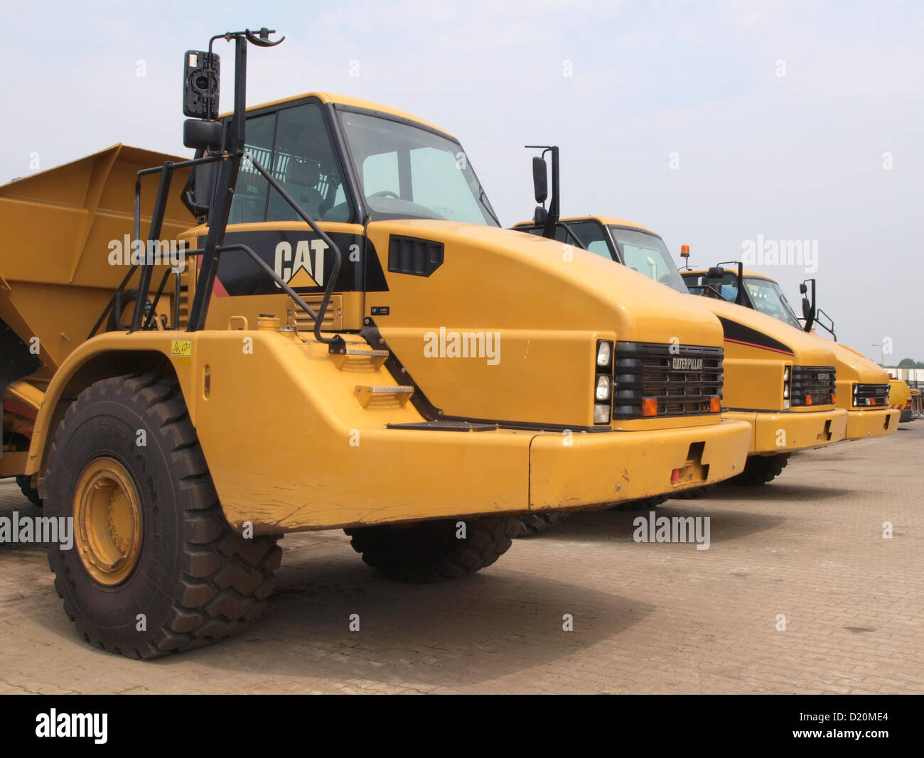 Caterpillar 725 hi-res stock photography and images - Alamy