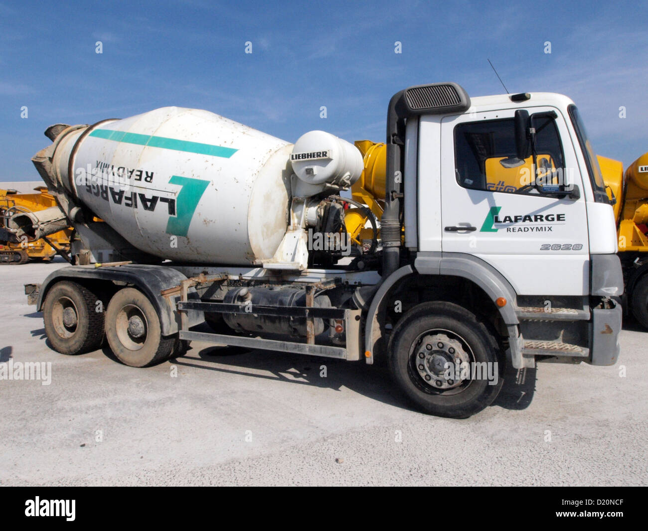 Mercedes Atego concrete truck 2628 cement mixer Stock Photo Alamy
