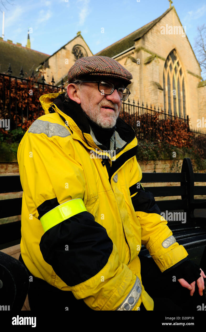 Elderly man wearing flat cap hi-res stock photography and images - Alamy