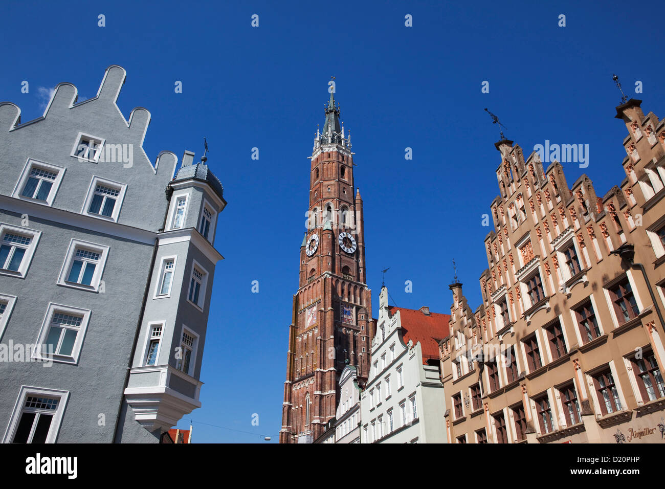 Historic buildings and the steeple of the church of St Martin, Dreifaltigkeitsplatz, Old town, Landshut, Lower Bavaria, Bavaria, Stock Photo