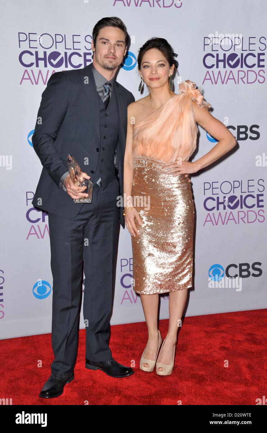 Jay Ryan And Kristin Kreuk Latest News Jay Ryan And Kristin Kreuk Cw Upfronts