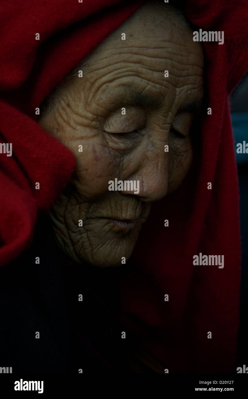 Wrinkled old woman hi-res stock photography and images - Alamy