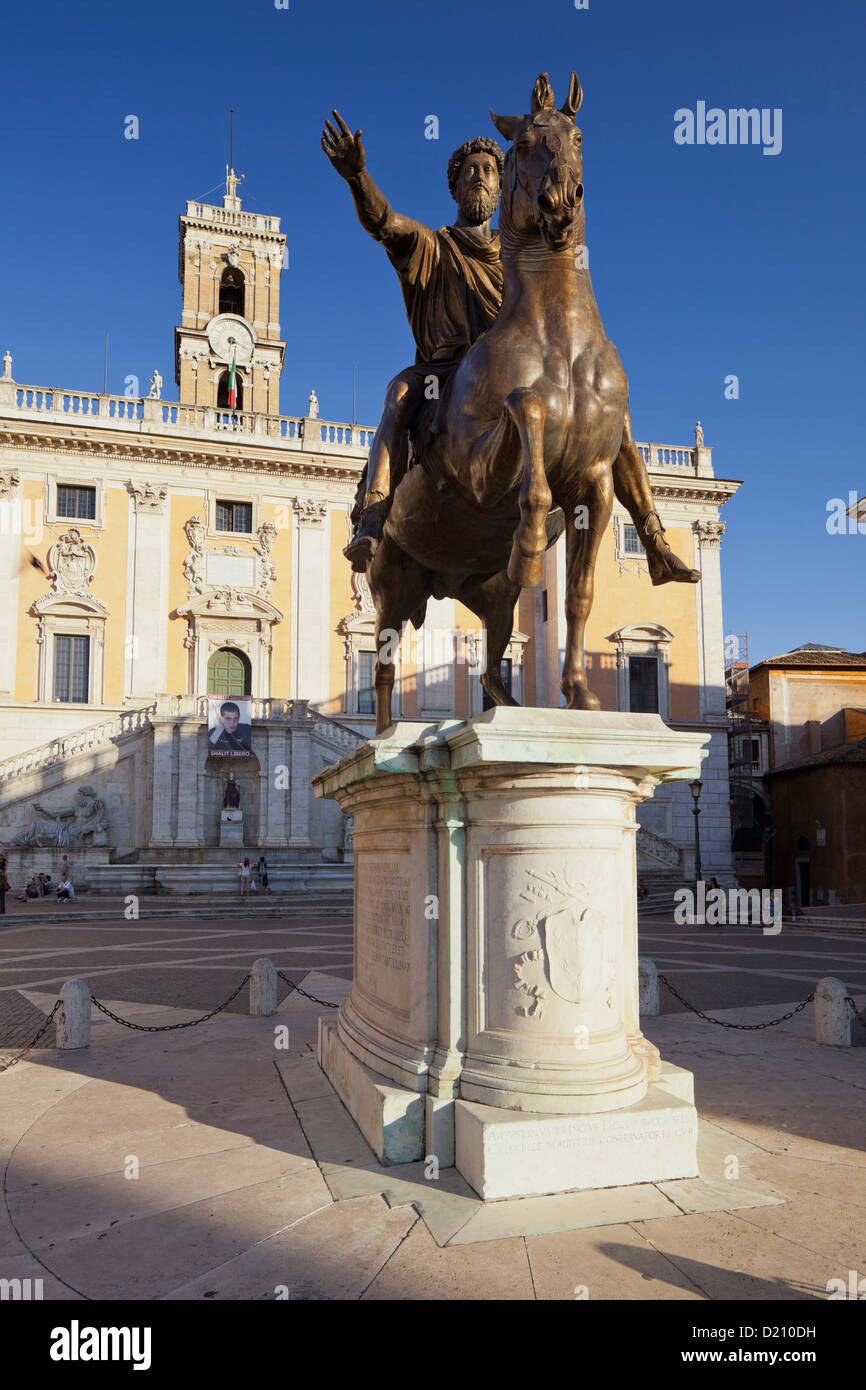 Statue at Piazza dei Campidoglio on Capitoline Hill, Rom, Lazio, Italy Stock Photo