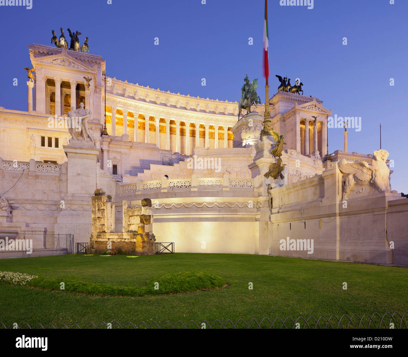 National Monument, Monumento Vittorio Emanuele II in the evening light, Piazza Venezia, Rome, Lazio, Italy Stock Photo