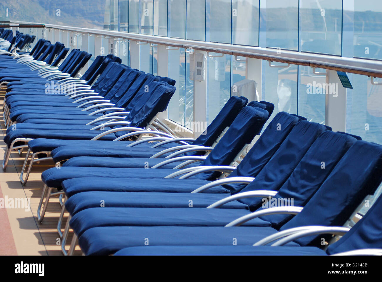 Cruise ship lounge chair hires stock photography and images Alamy