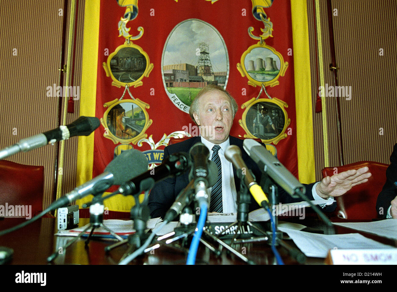 Coal mine workers britain 1984 hi-res stock photography and images - Alamy