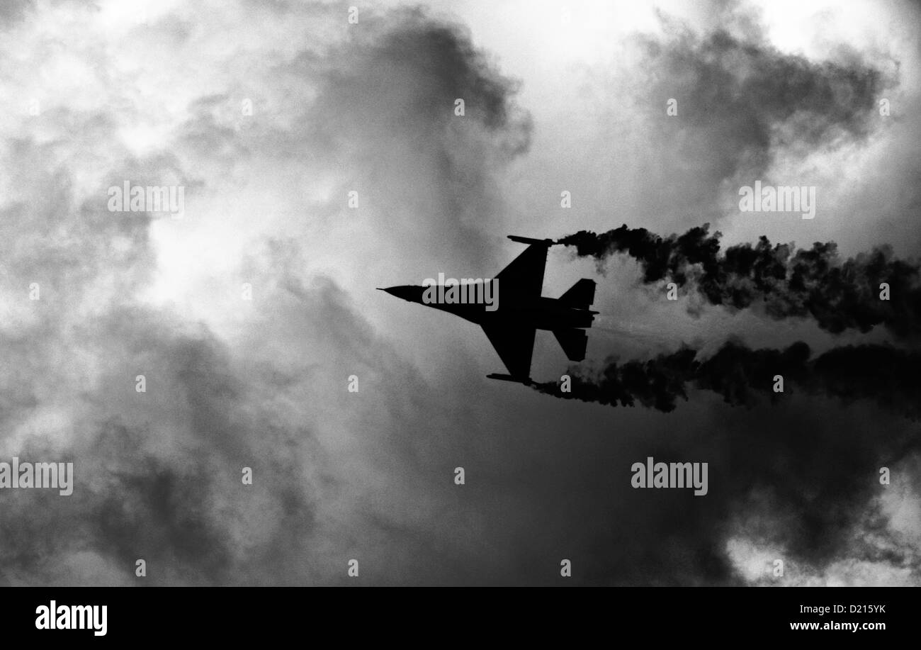 F16 hi-res stock photography and images - Alamy