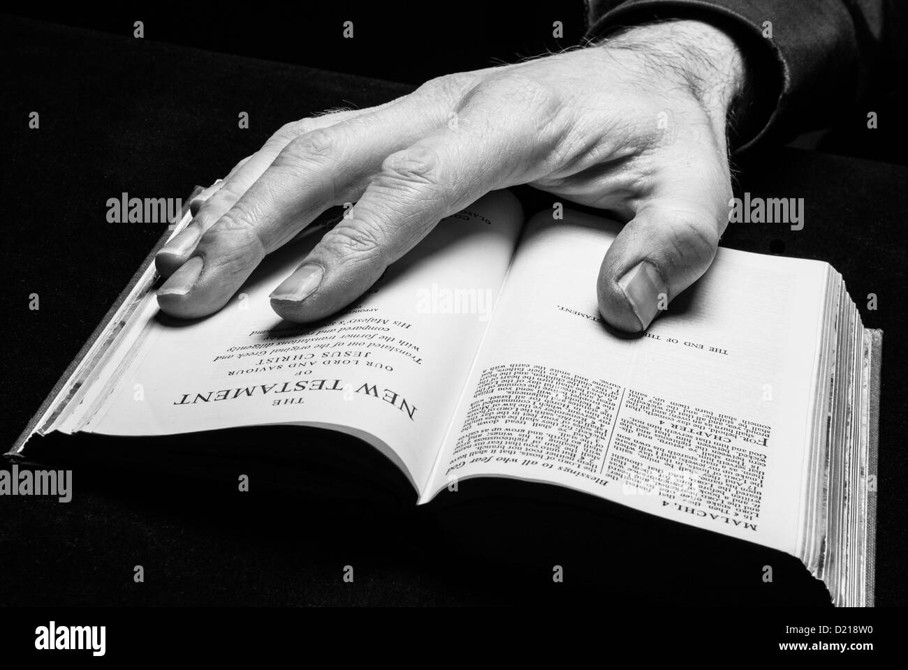 Hand on bible hires stock photography and images Alamy
