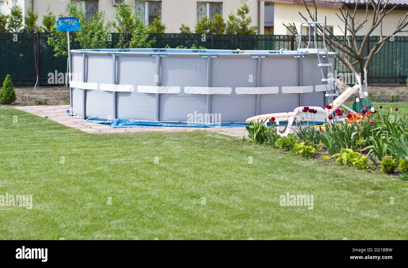 Подиум для бассейна своими руками. Подиум для бассейна своими руками. Переделка надувного бассейна. Площадка под каркасный бассейн. Подиум для бассейна на даче.