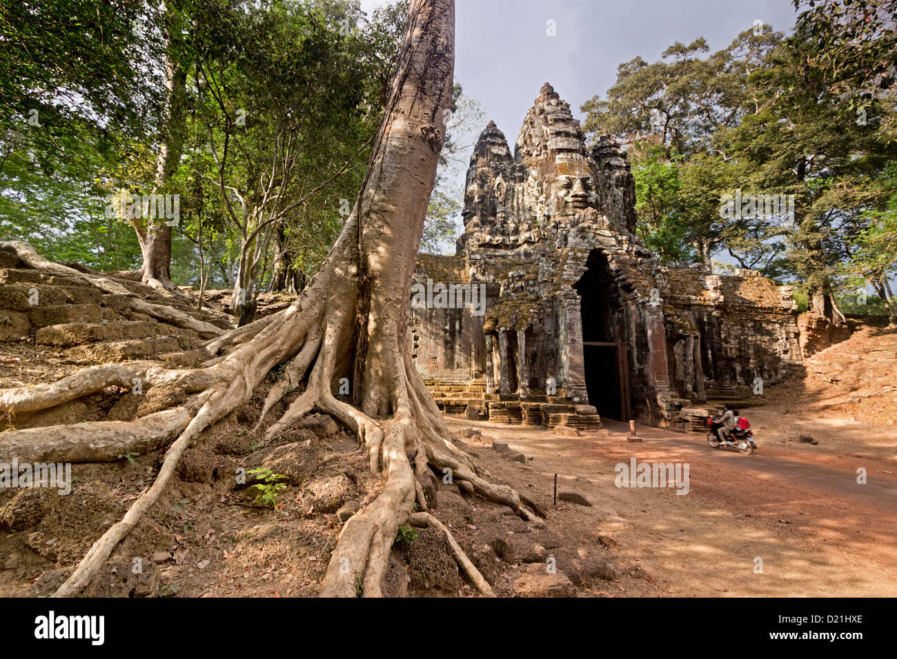 Faces in buildings hi-res stock photography and images - Alamy