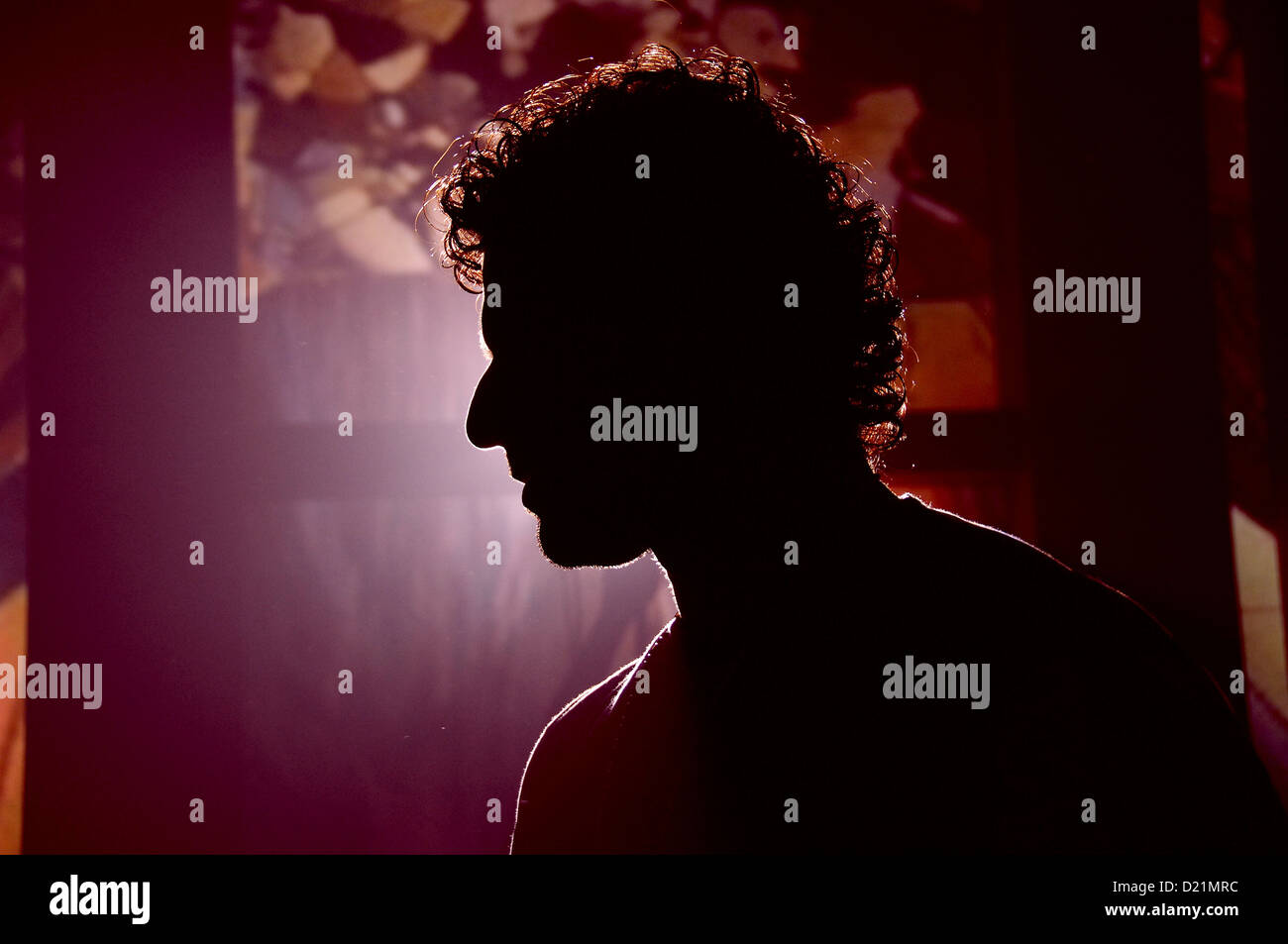 Male dancer silhouette hi-res stock photography and images - Alamy