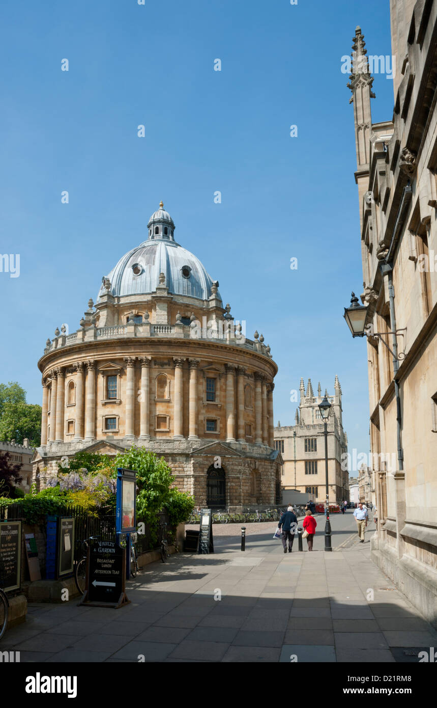 The Radcliffe Camera (by Gibbs 1749) seen from the southern end of Catte Street. Oxford, Oxfordshire, England, UK Stock Photo