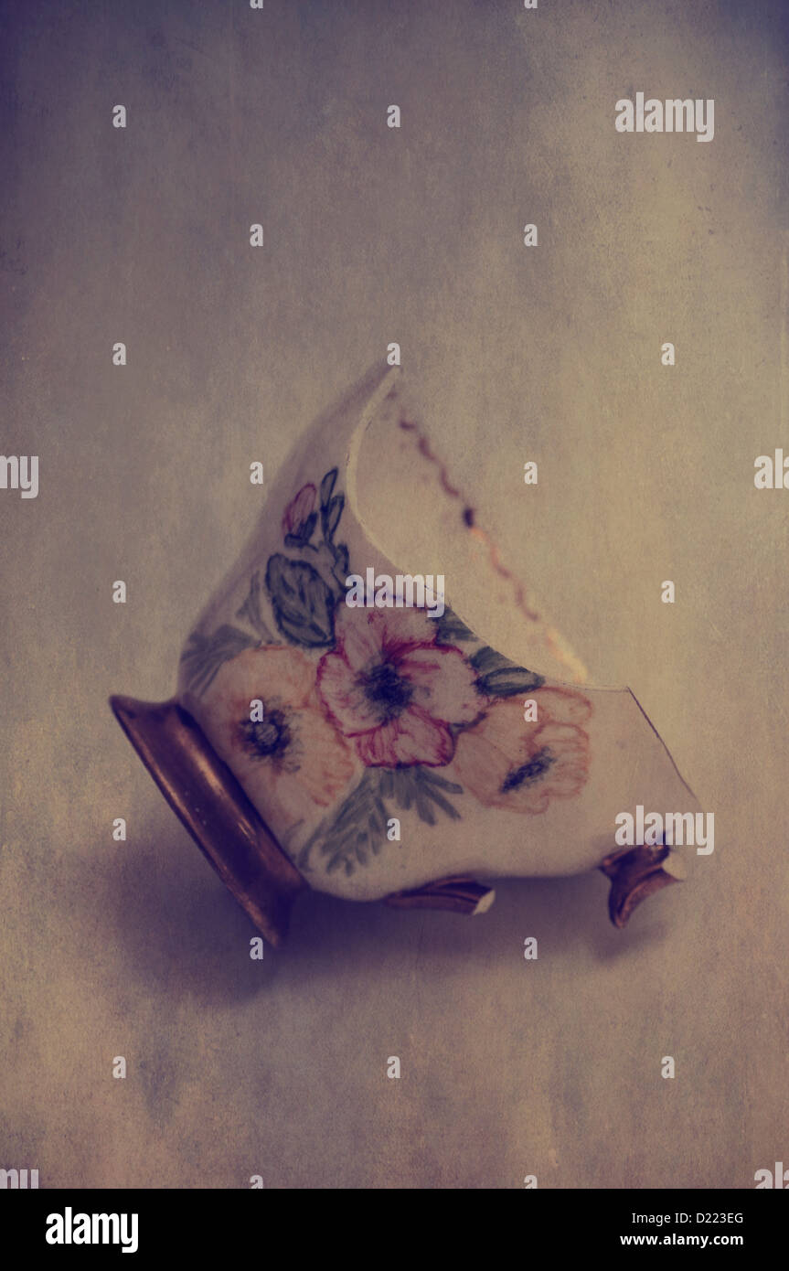 Broken teacup Stock Photo Alamy