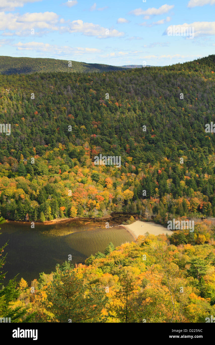 Beech Cliff and Canada Cliff Trail, Beech Mountain, Looking at Echo