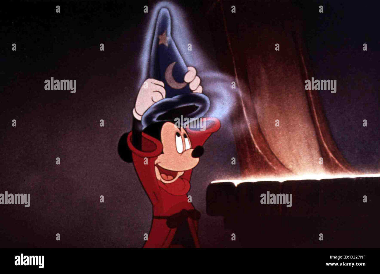 Fantasia 2000   Fantasia 2000   Mickey Mouse in 'The Sorcerer's Apprentice' *** Local Caption *** 2000  Walt Disney Pictures Stock Photo