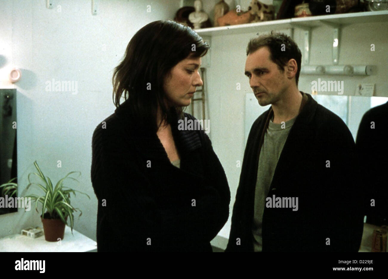 Intimacy  Intimacy  Kerry Fox, Mark Rylance Als sich zwischen Claire (Kerry Fox) und Jay (Mark Rylance) eine emotionale Naehe Stock Photo