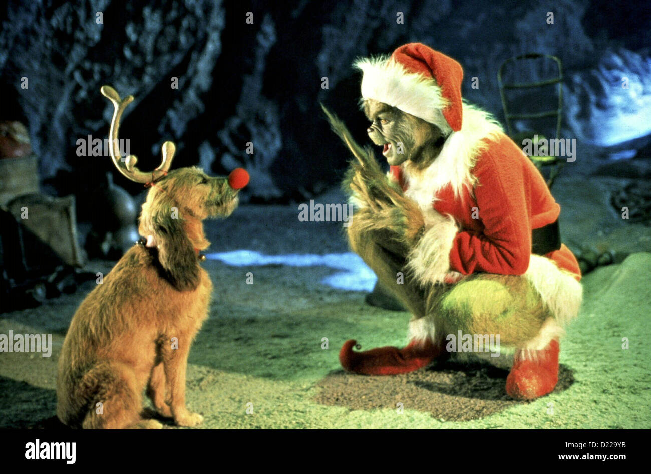 Der Grinch How The Grinch Stole Christmas Hund Max , Grinch (Jim Carrey)  *** Local Caption *** 2000 NUR DIGITAL Stock Photo - Alamy