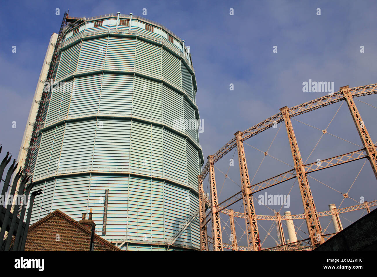 Gas holders hires stock photography and images Alamy