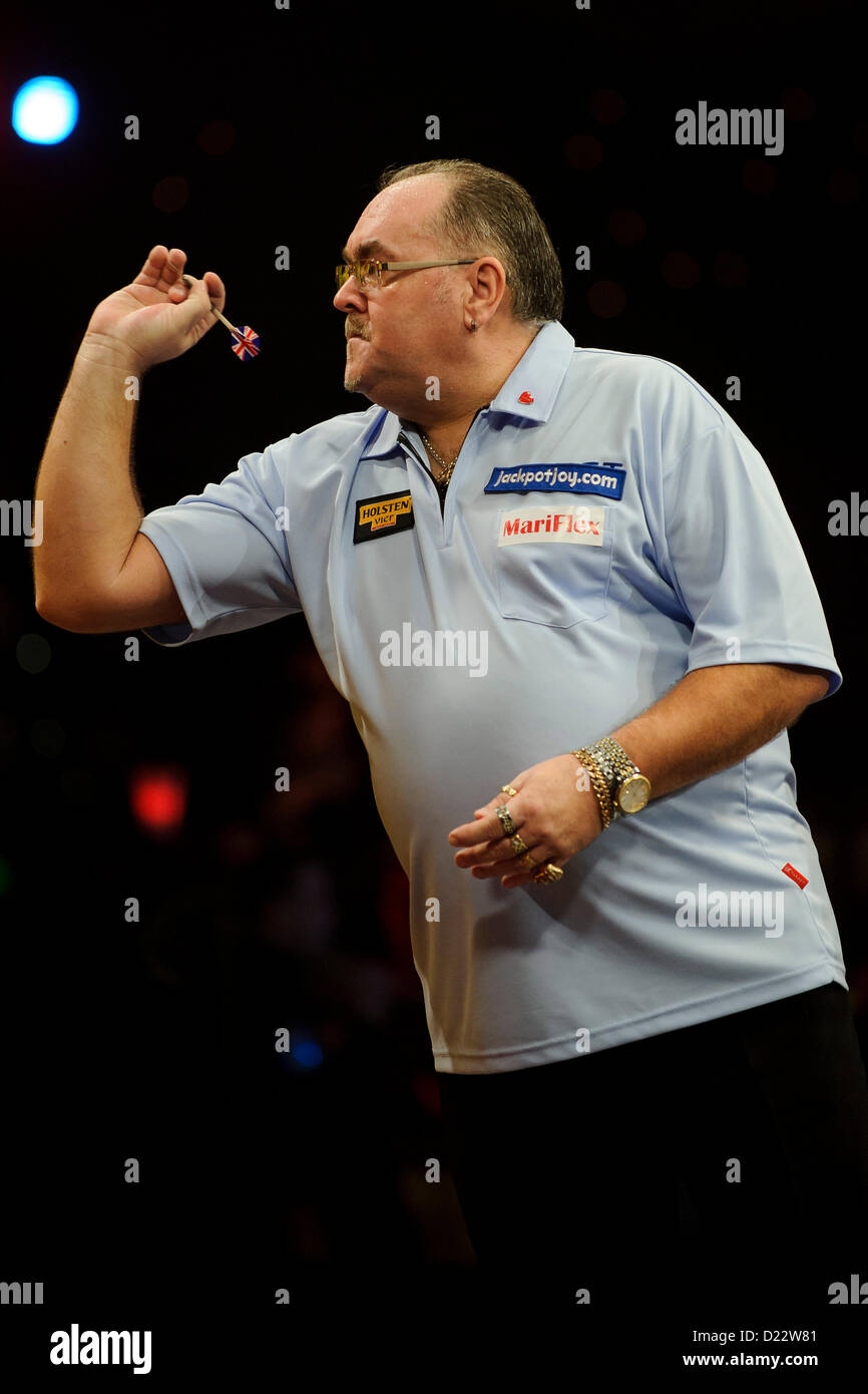Tony oshea during the world darts championship at frimley green hi-res  stock photography and images - Alamy