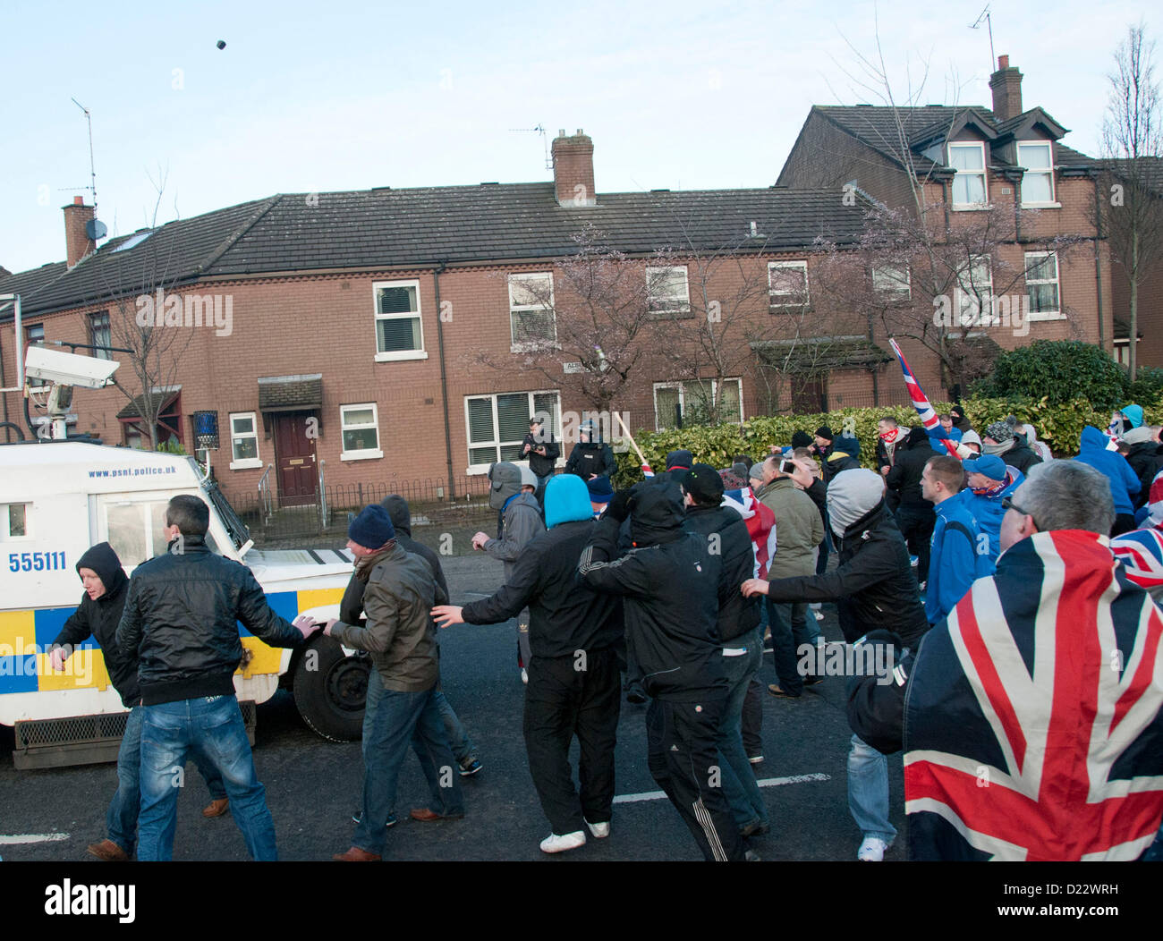 Belfast, UK. 12/01/13. Loyalists and Catholics in the Short Strand area of  Belfast throw rocks at each other as rioting breaks out in Belfast.. © Pete  Maclaine / Alamy Live News Stock Photo - Alamy