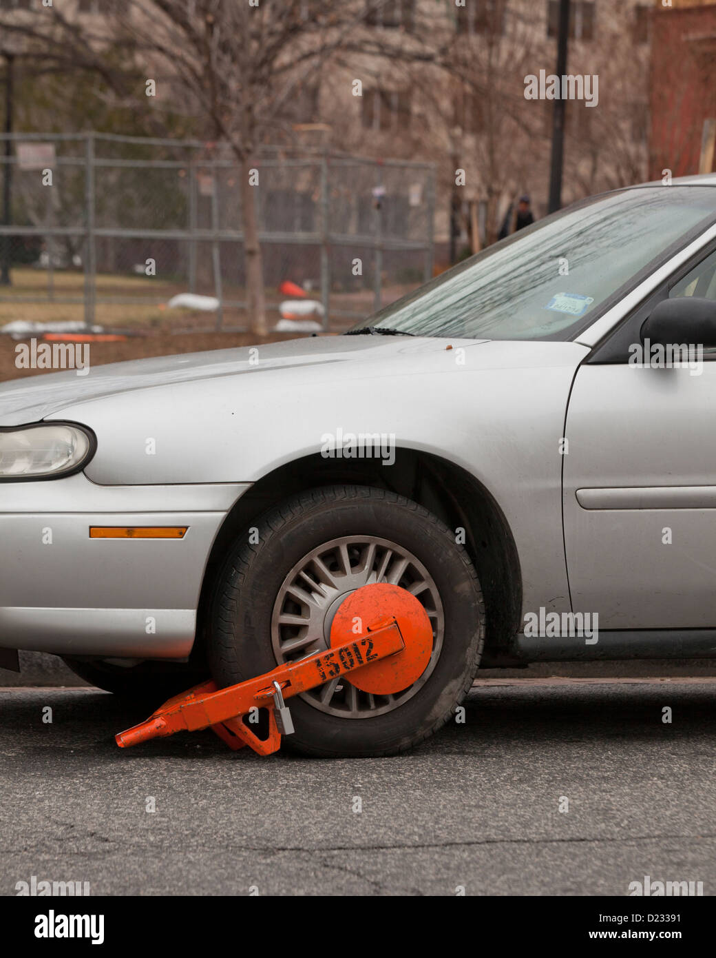 Car lock wheel hires stock photography and images Alamy