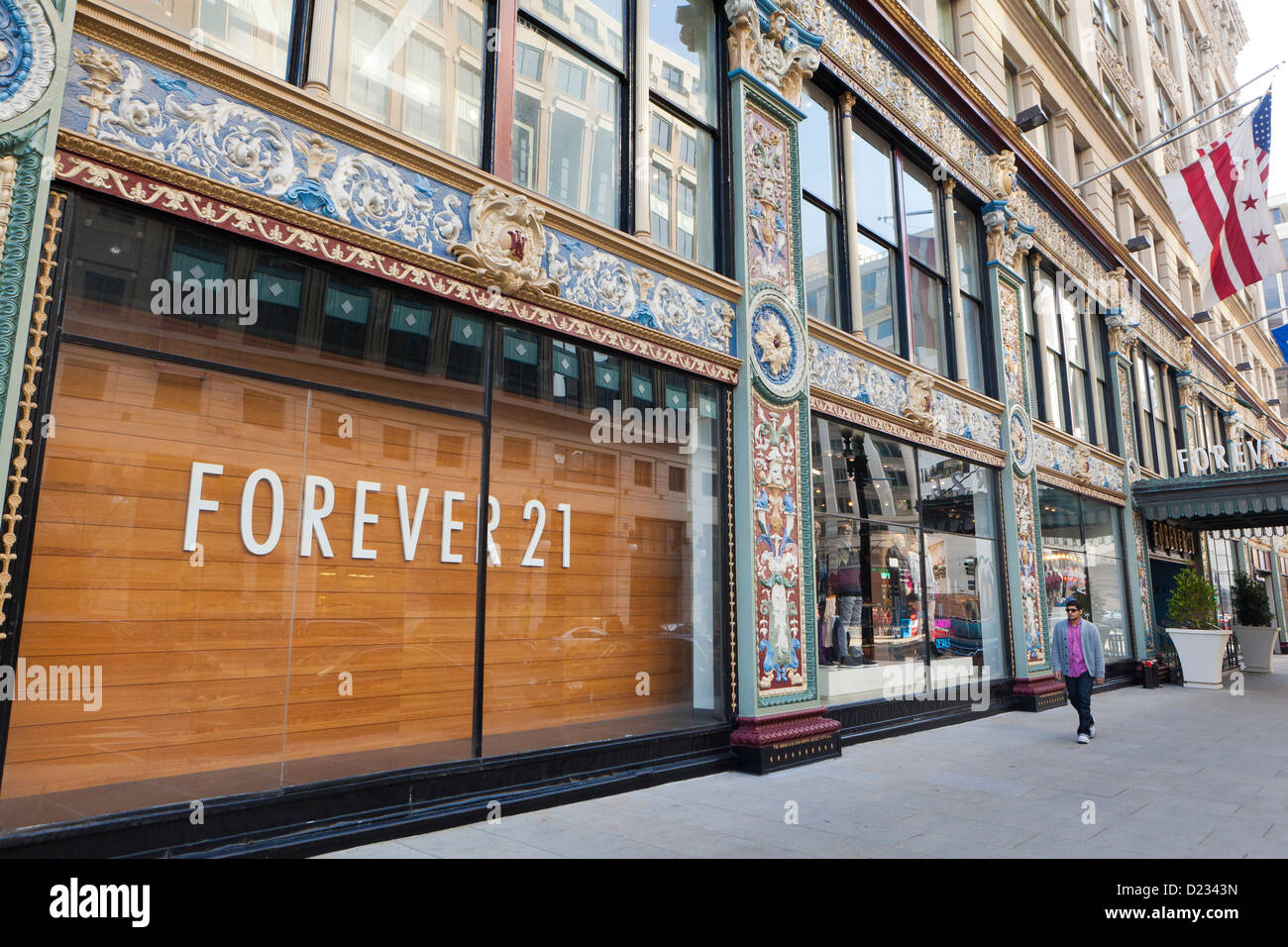 Forever 21 opens it's first ever London store - launch day…