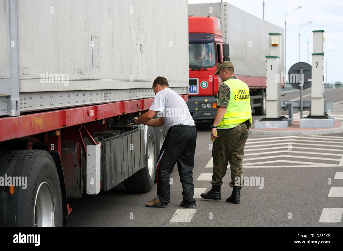 Koroszczyn, Poland, Polish border guards in the control of a truck on imports Stock Photo