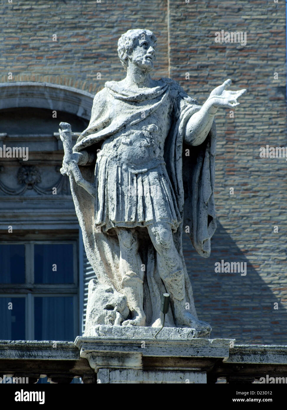 Statues on the colonnades of Saint Peter's Square Stock Photo Alamy