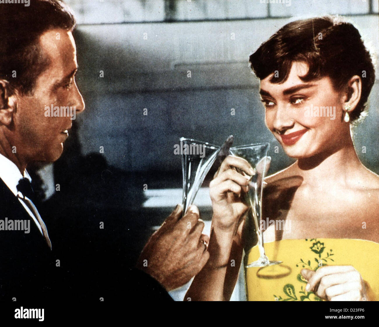Sabrina  Sabrina  Humphrey Bogart, Audrey Hepburn Mit Hilfe eines grosszuegigen Schecks will Linus (Humpfrey Borgart) Sabrina Stock Photo
