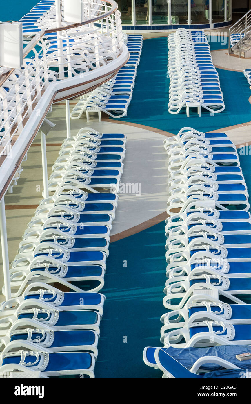 Sun beds hires stock photography and images Alamy