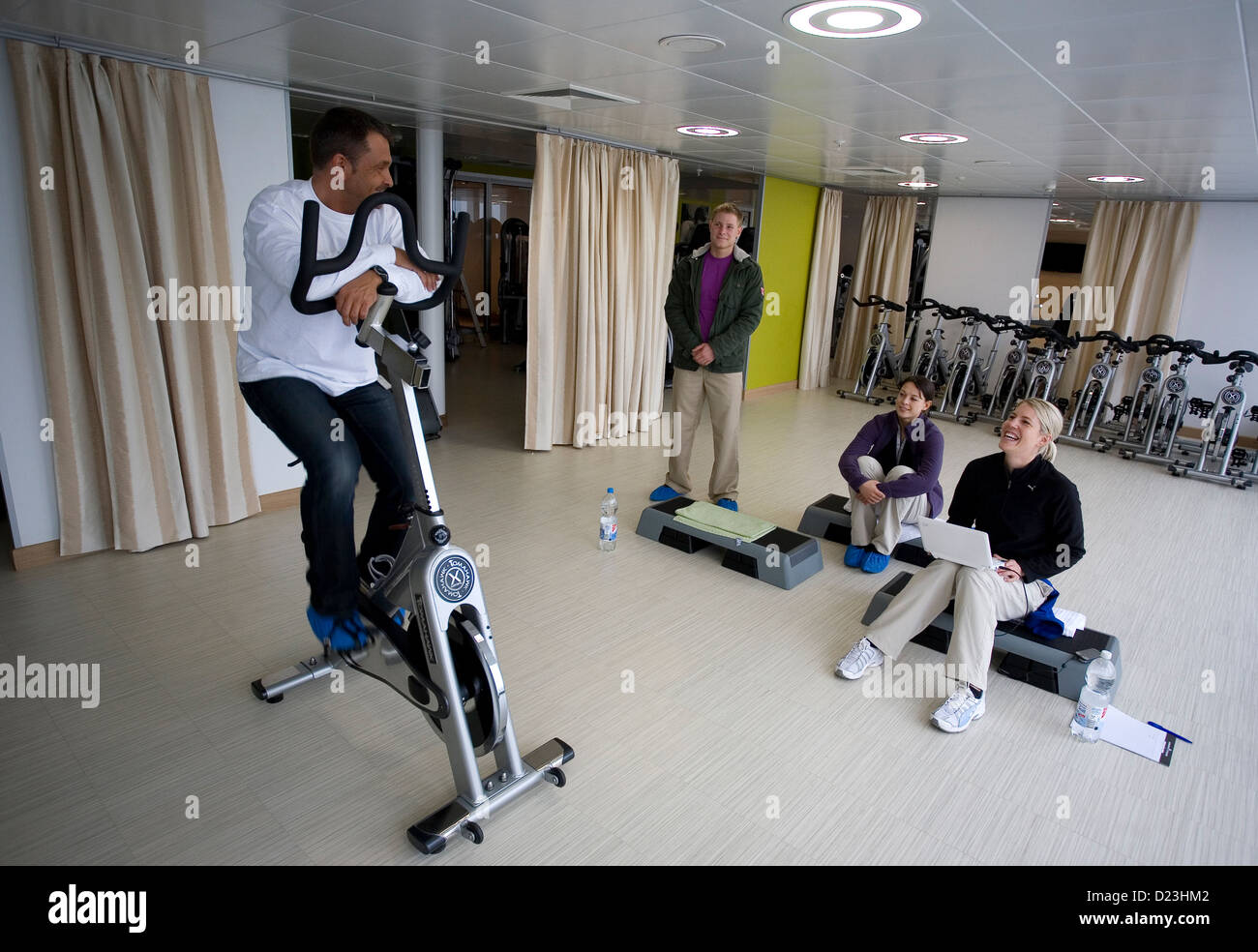 Tui Cruises Mein Schiff Kreuzfahrt Crew Kiel Deutschland