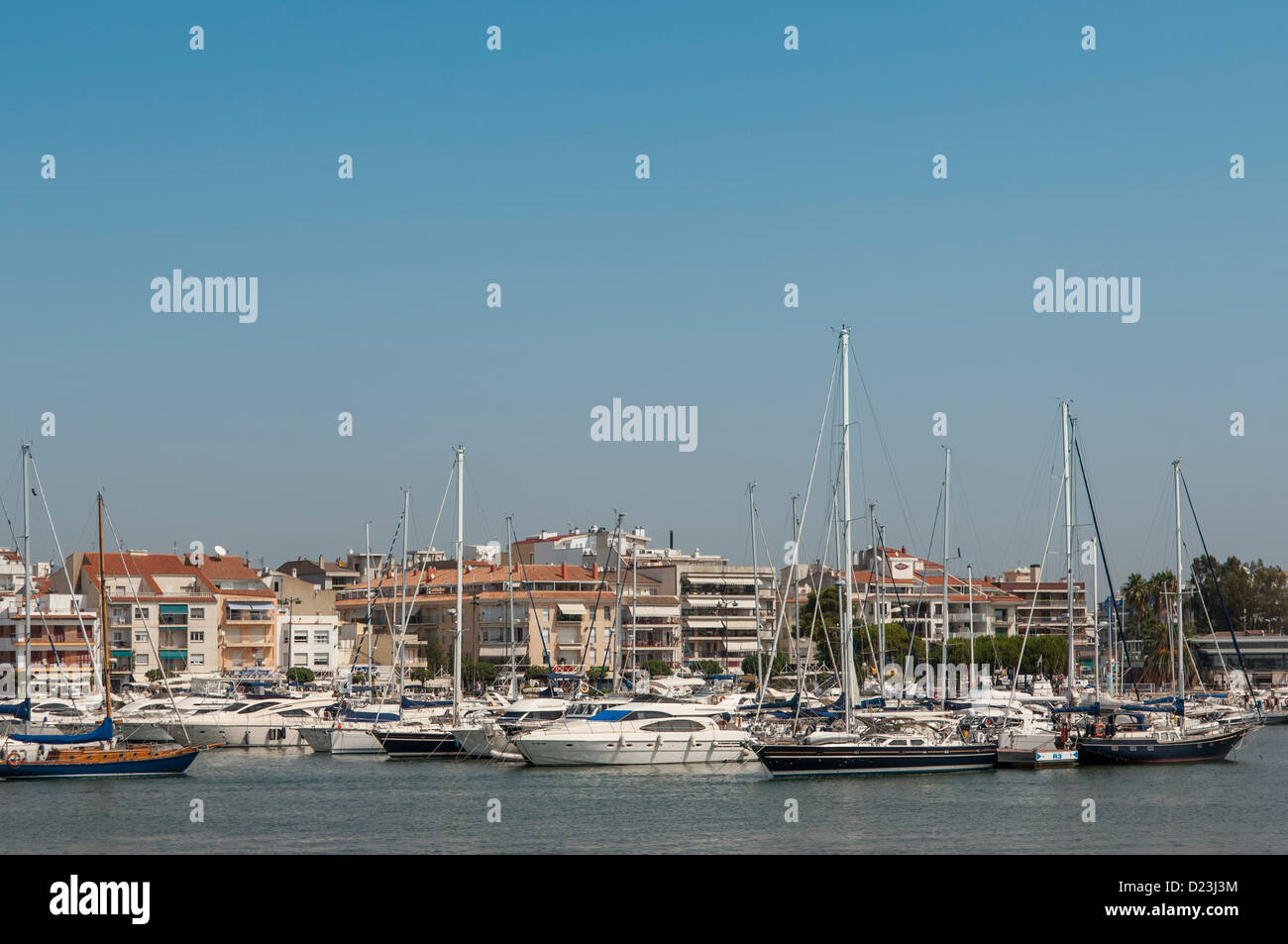 the-fishing-port-of-cambrils-costa-dorada-spain-stock-photo-alamy