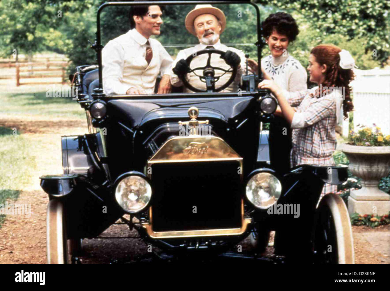 Liebe Kann Sehr Grausam Sein Secrets Thomas Gibson, Richard Kiley, Veronica  Hamel, Jessica Bowman Will Berter (Richard Kiley Stock Photo - Alamy, image size:1300x968