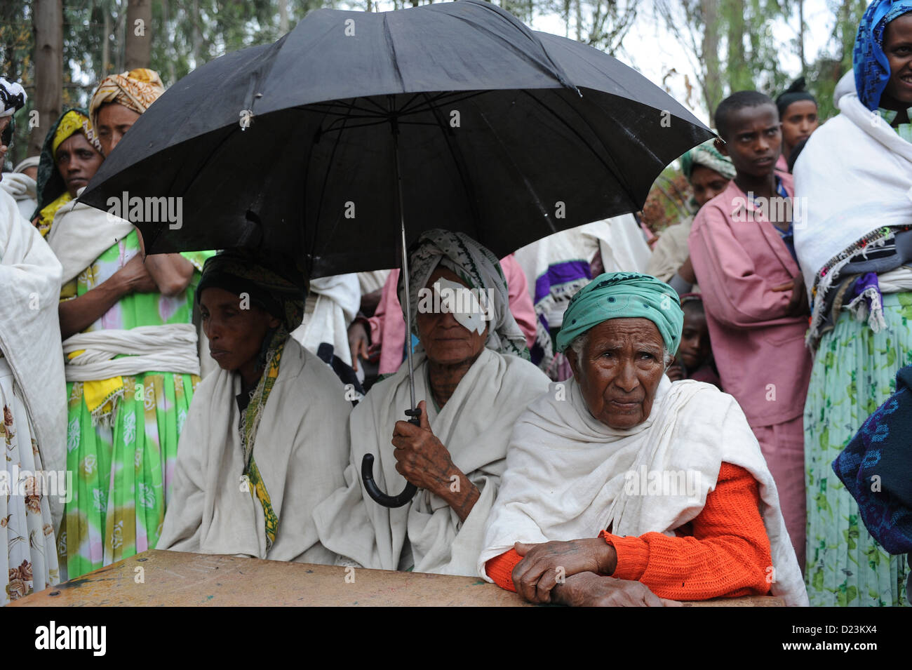 Zala Zembaba, Amhara Region, patients wait outside the hospital Stock Photo