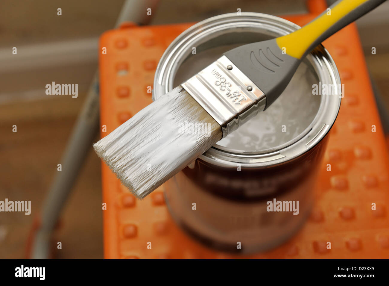 Tin of paint hires stock photography and images Alamy